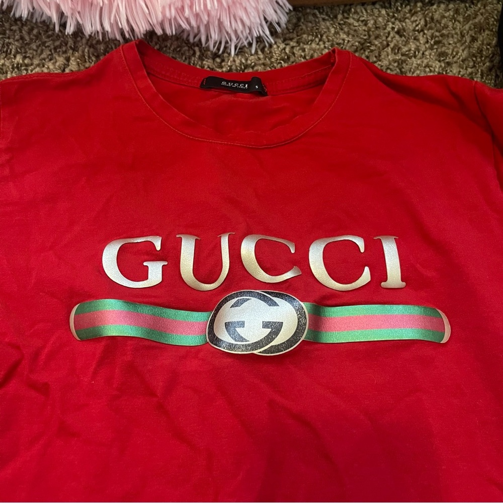 Authentic Gucci shirt in great condition. Barely worn